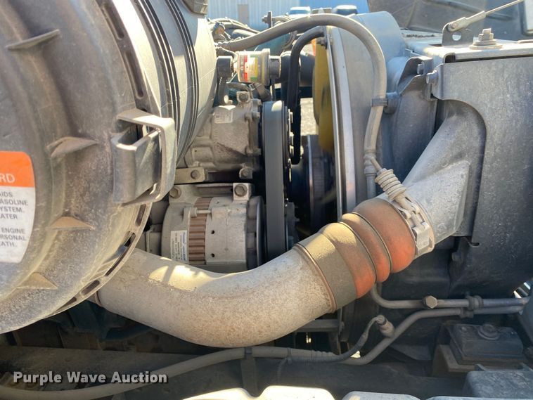 image for item JW9279 2007 International 4300  utility / service truck