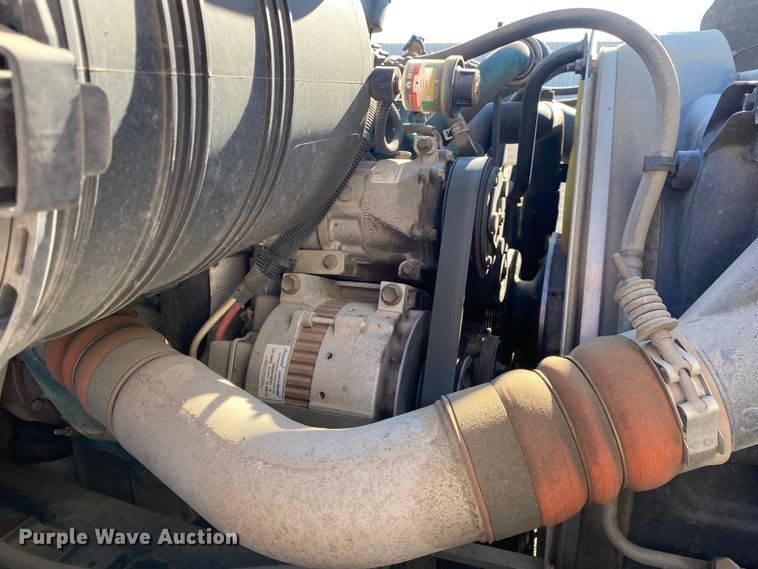 image for item JW9279 2007 International 4300  utility / service truck