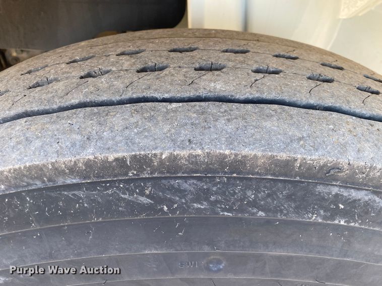 image for item JW9279 2007 International 4300  utility / service truck