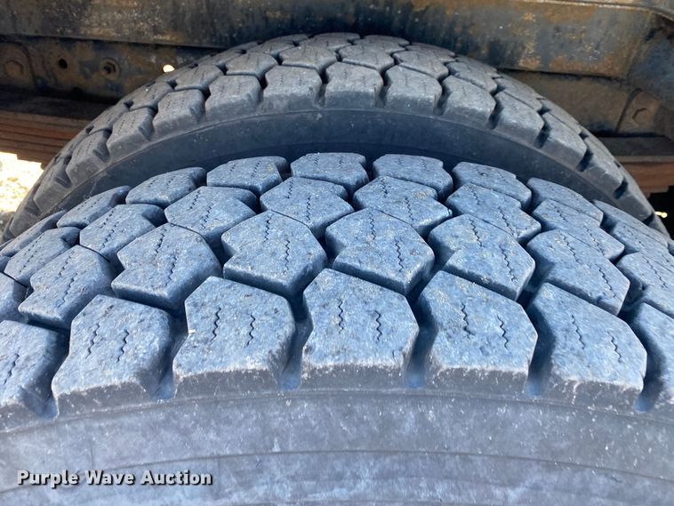 image for item JW9279 2007 International 4300  utility / service truck