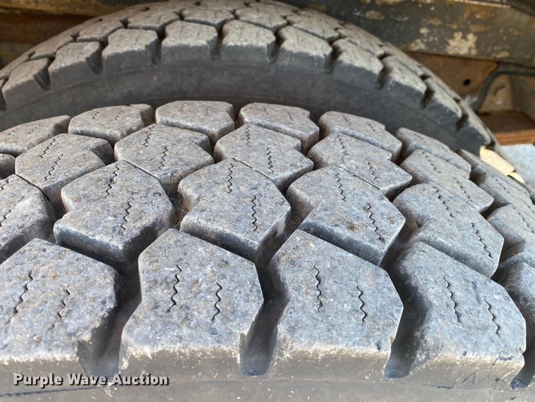 image for item JW9279 2007 International 4300  utility / service truck