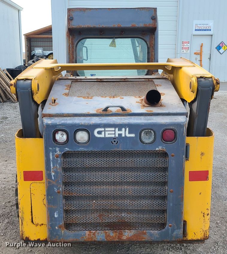 image for item JW9819 2010 Gehl V270  skid steer loader