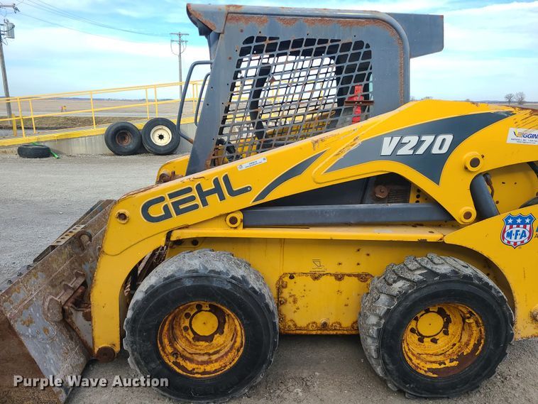 image for item JW9819 2010 Gehl V270  skid steer loader