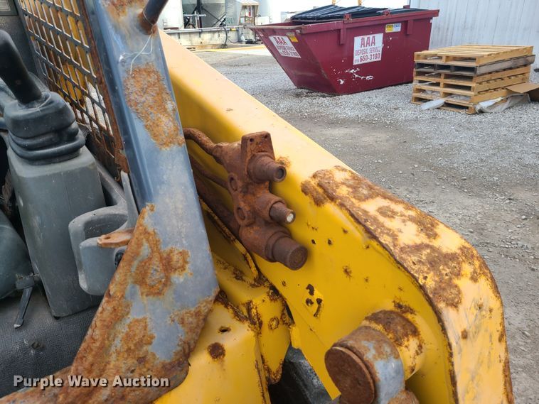 image for item JW9819 2010 Gehl V270  skid steer loader