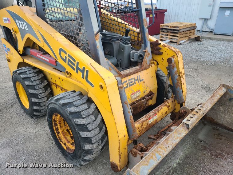image for item JW9819 2010 Gehl V270  skid steer loader