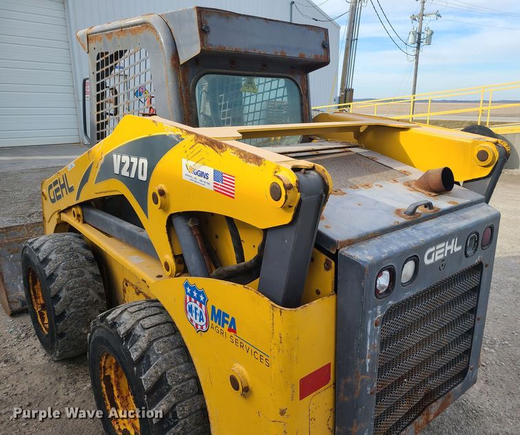 image for item JW9819 2010 Gehl V270  skid steer loader