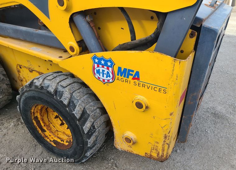 image for item JW9819 2010 Gehl V270  skid steer loader