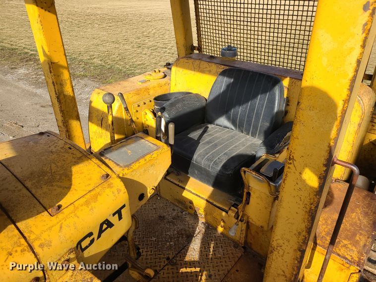 image for item JW9820 1973 Caterpillar D7F  dozer