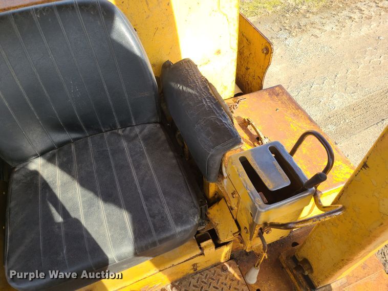 image for item JW9820 1973 Caterpillar D7F  dozer