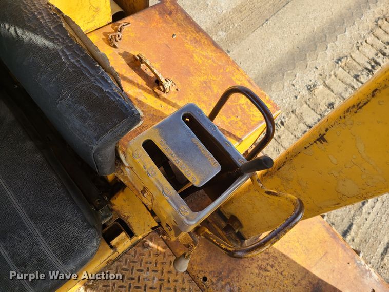 image for item JW9820 1973 Caterpillar D7F  dozer