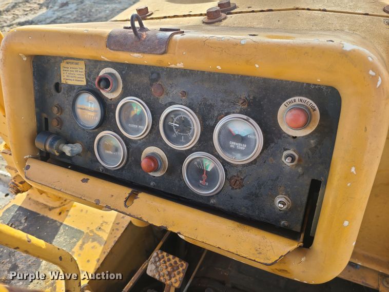 image for item JW9834 1972 Dresser TD15C  dozer
