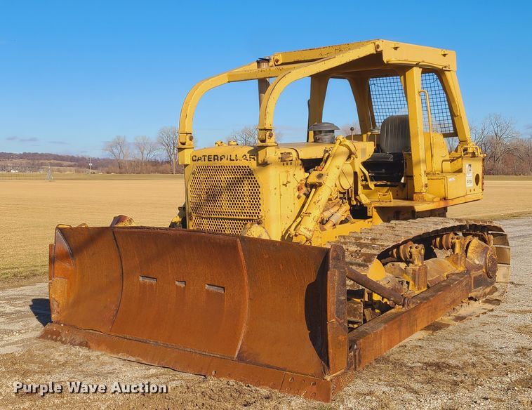 image for item JW9835 Caterpillar D7G  dozer
