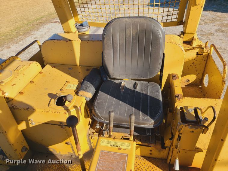 image for item JW9835 Caterpillar D7G  dozer