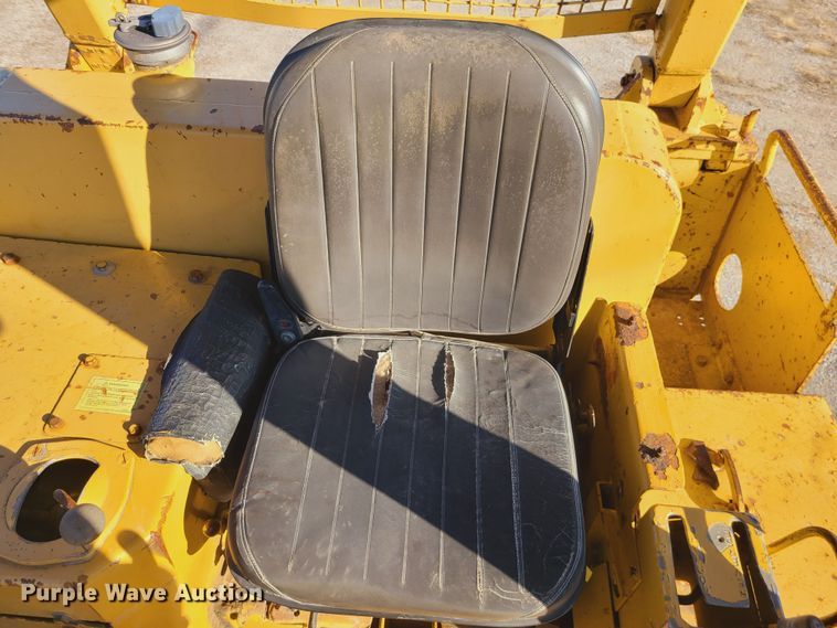 image for item JW9835 Caterpillar D7G  dozer