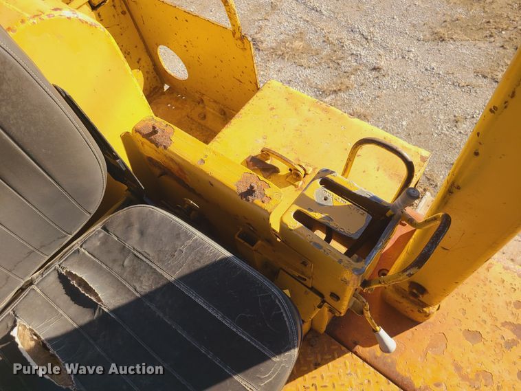 image for item JW9835 Caterpillar D7G  dozer