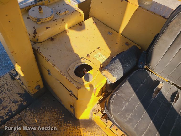 image for item JW9835 Caterpillar D7G  dozer