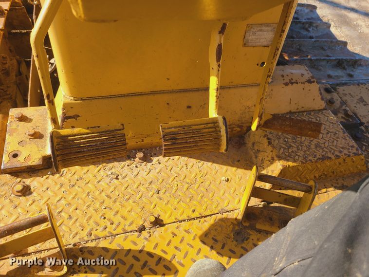 image for item JW9835 Caterpillar D7G  dozer