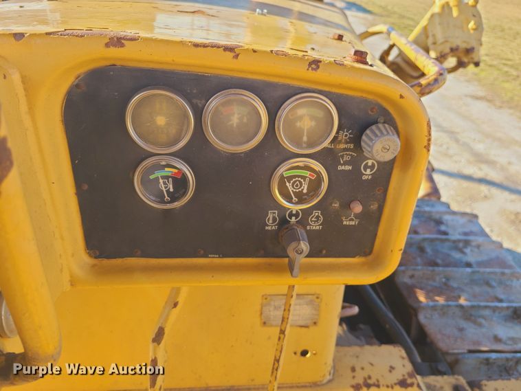 image for item JW9835 Caterpillar D7G  dozer