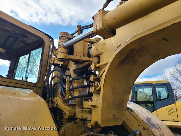 image for item JW9836 1981 Caterpillar 627B  conventional scraper