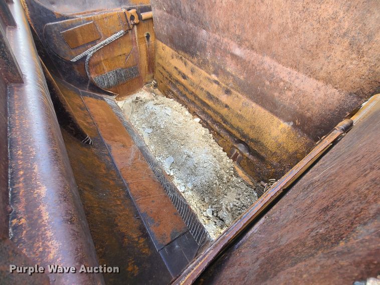 image for item JW9836 1981 Caterpillar 627B  conventional scraper