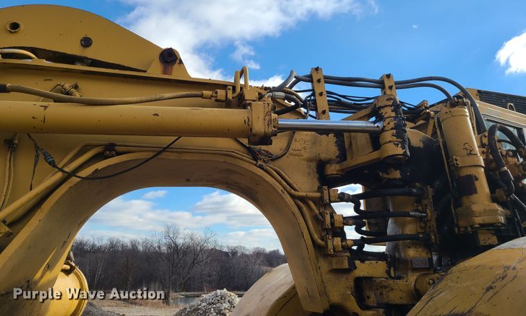 image for item JW9836 1981 Caterpillar 627B  conventional scraper