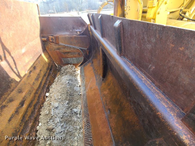 image for item JW9836 1981 Caterpillar 627B  conventional scraper