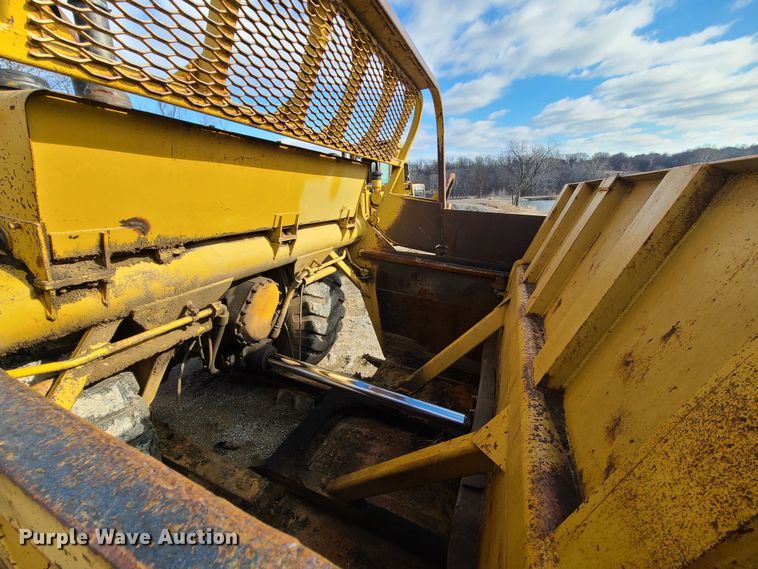 image for item JW9836 1981 Caterpillar 627B  conventional scraper