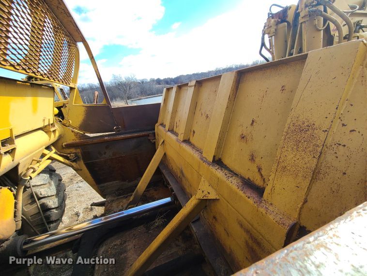 image for item JW9836 1981 Caterpillar 627B  conventional scraper