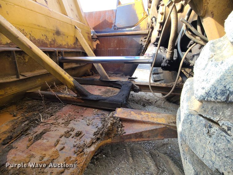 image for item JW9836 1981 Caterpillar 627B  conventional scraper