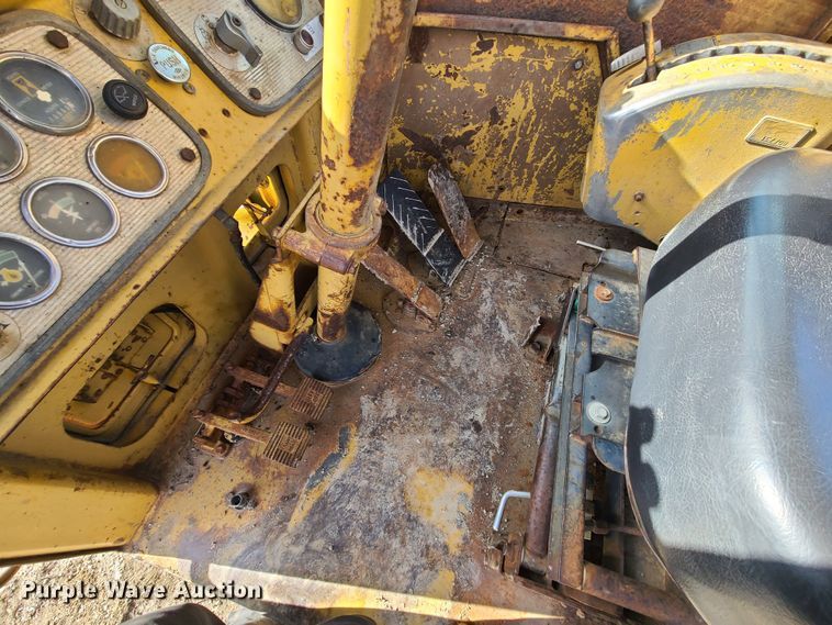 image for item JW9836 1981 Caterpillar 627B  conventional scraper