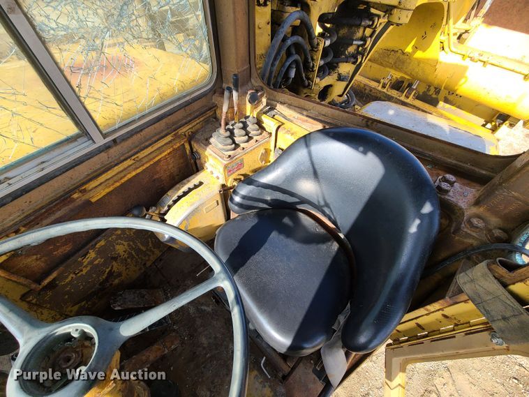 image for item JW9836 1981 Caterpillar 627B  conventional scraper