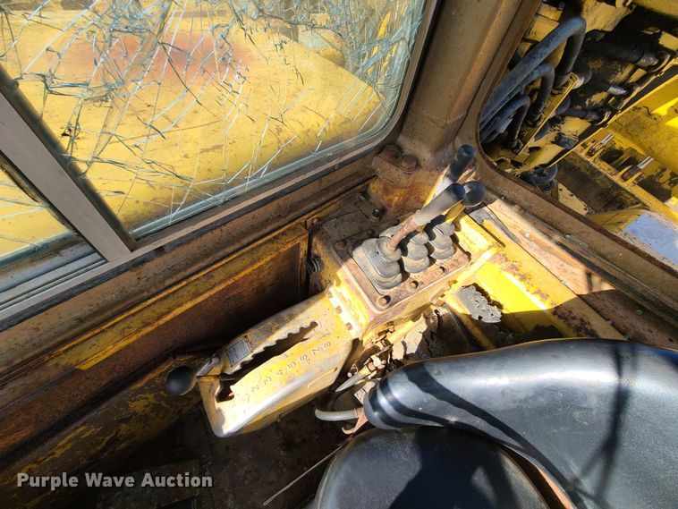 image for item JW9836 1981 Caterpillar 627B  conventional scraper