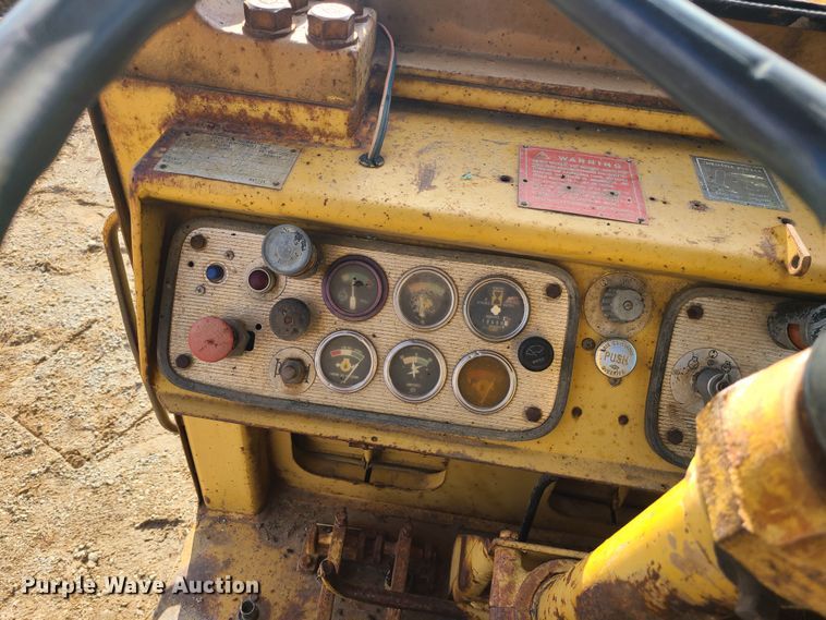 image for item JW9836 1981 Caterpillar 627B  conventional scraper