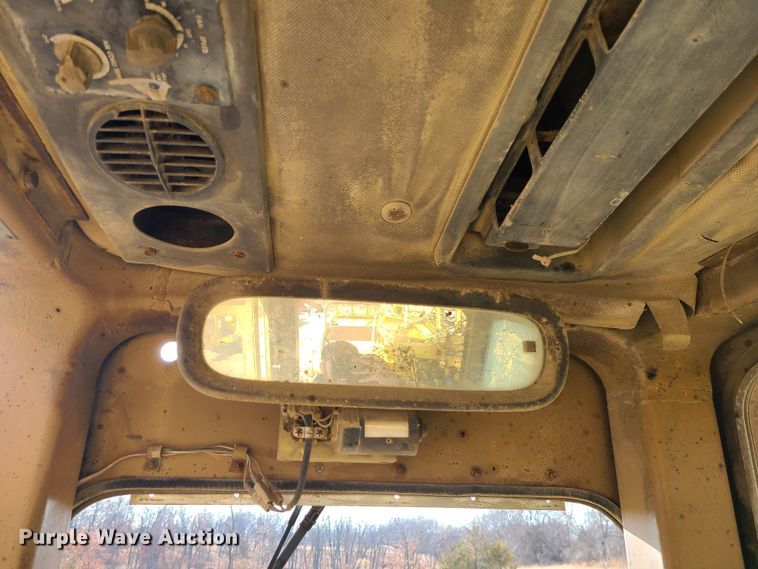 image for item JW9836 1981 Caterpillar 627B  conventional scraper