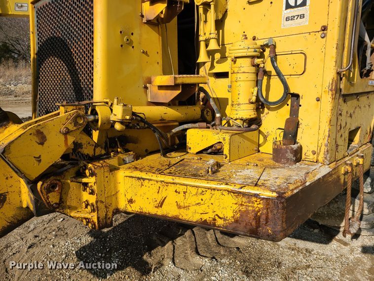 image for item JW9836 1981 Caterpillar 627B  conventional scraper
