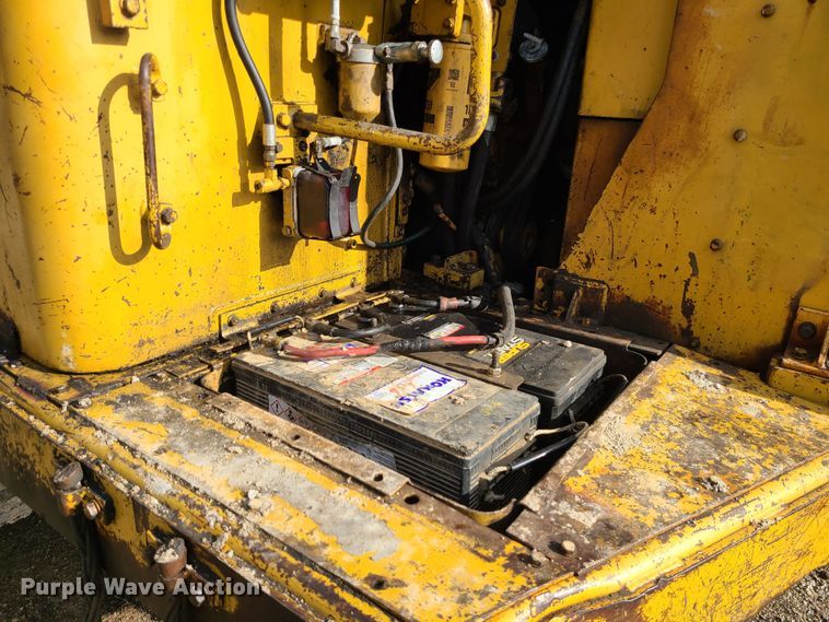 image for item JW9836 1981 Caterpillar 627B  conventional scraper