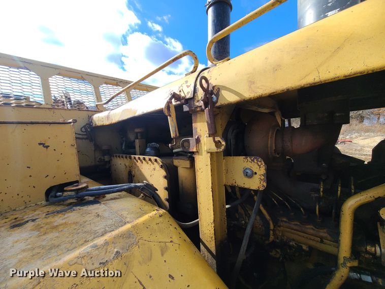 image for item JW9836 1981 Caterpillar 627B  conventional scraper