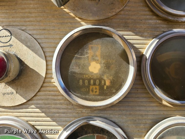 image for item JW9836 1981 Caterpillar 627B  conventional scraper