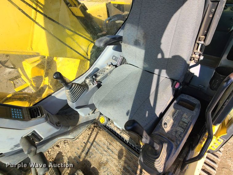 image for item JW9837 2006 Komatsu PC300LC-7E0  excavator