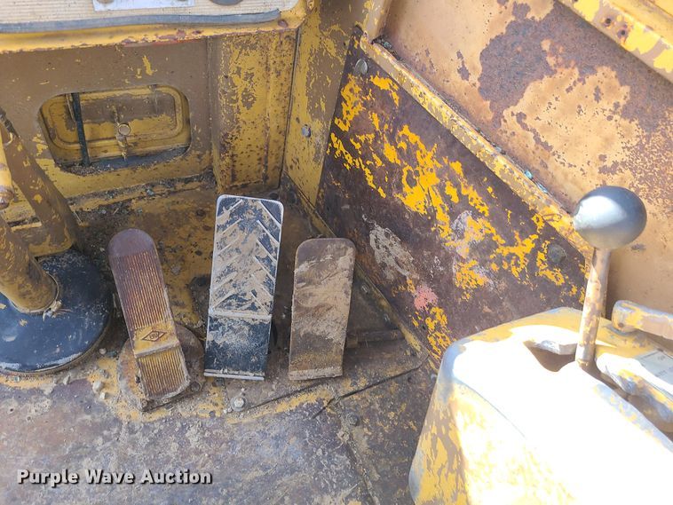 image for item JW9838 1979 Caterpillar 627B  conventional scraper