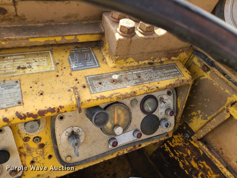 image for item JW9838 1979 Caterpillar 627B  conventional scraper