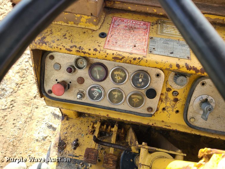image for item JW9838 1979 Caterpillar 627B  conventional scraper