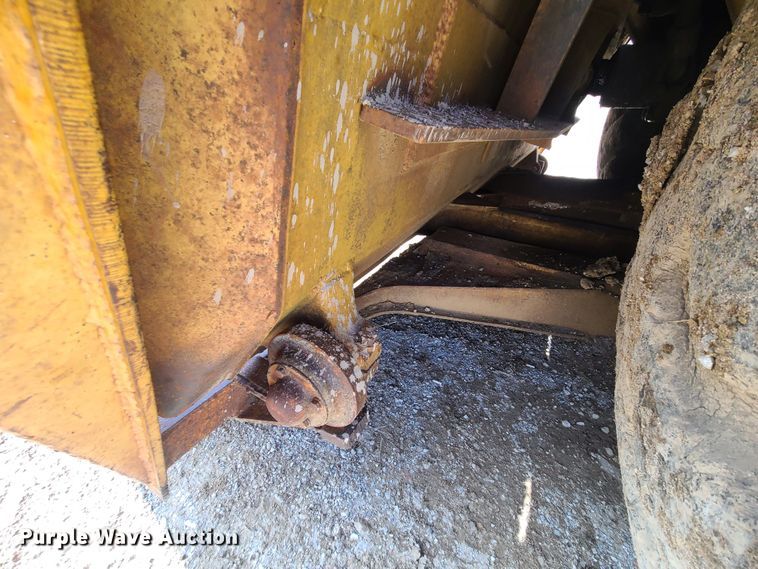 image for item JW9838 1979 Caterpillar 627B  conventional scraper