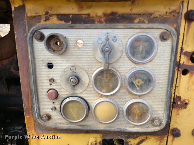 image for item JW9838 1979 Caterpillar 627B  conventional scraper