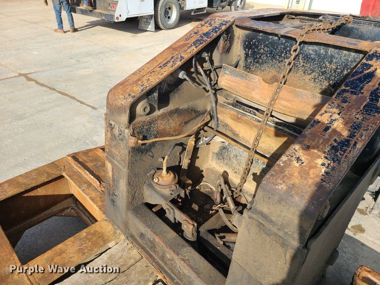 image for item JW9839 1987 Trail King HG  lowboy equipment trailer