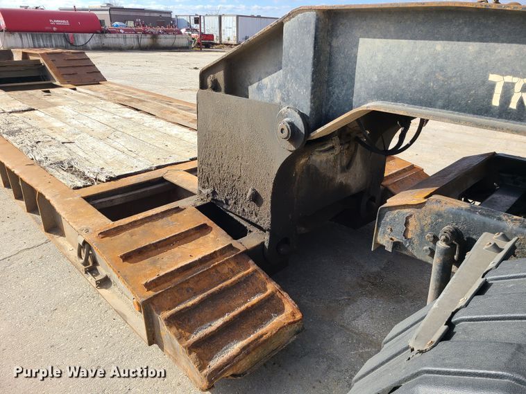 image for item JW9839 1987 Trail King HG  lowboy equipment trailer