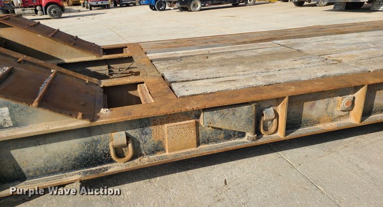 image for item JW9839 1987 Trail King HG  lowboy equipment trailer