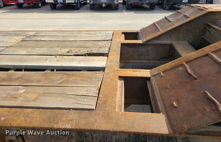 image for item JW9839 1987 Trail King HG  lowboy equipment trailer