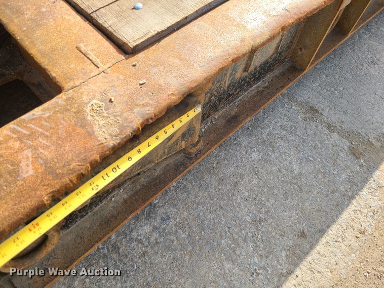 image for item JW9839 1987 Trail King HG  lowboy equipment trailer