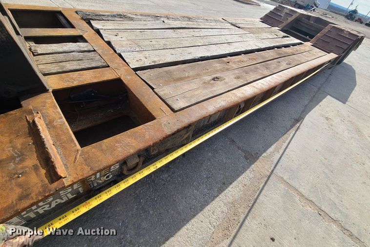 image for item JW9839 1987 Trail King HG  lowboy equipment trailer